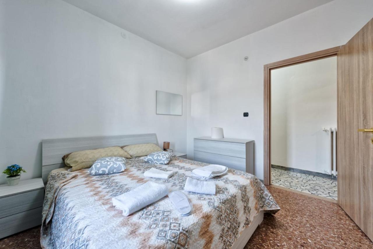 Venice H&s Apt Private With Ac & Tv Mestre