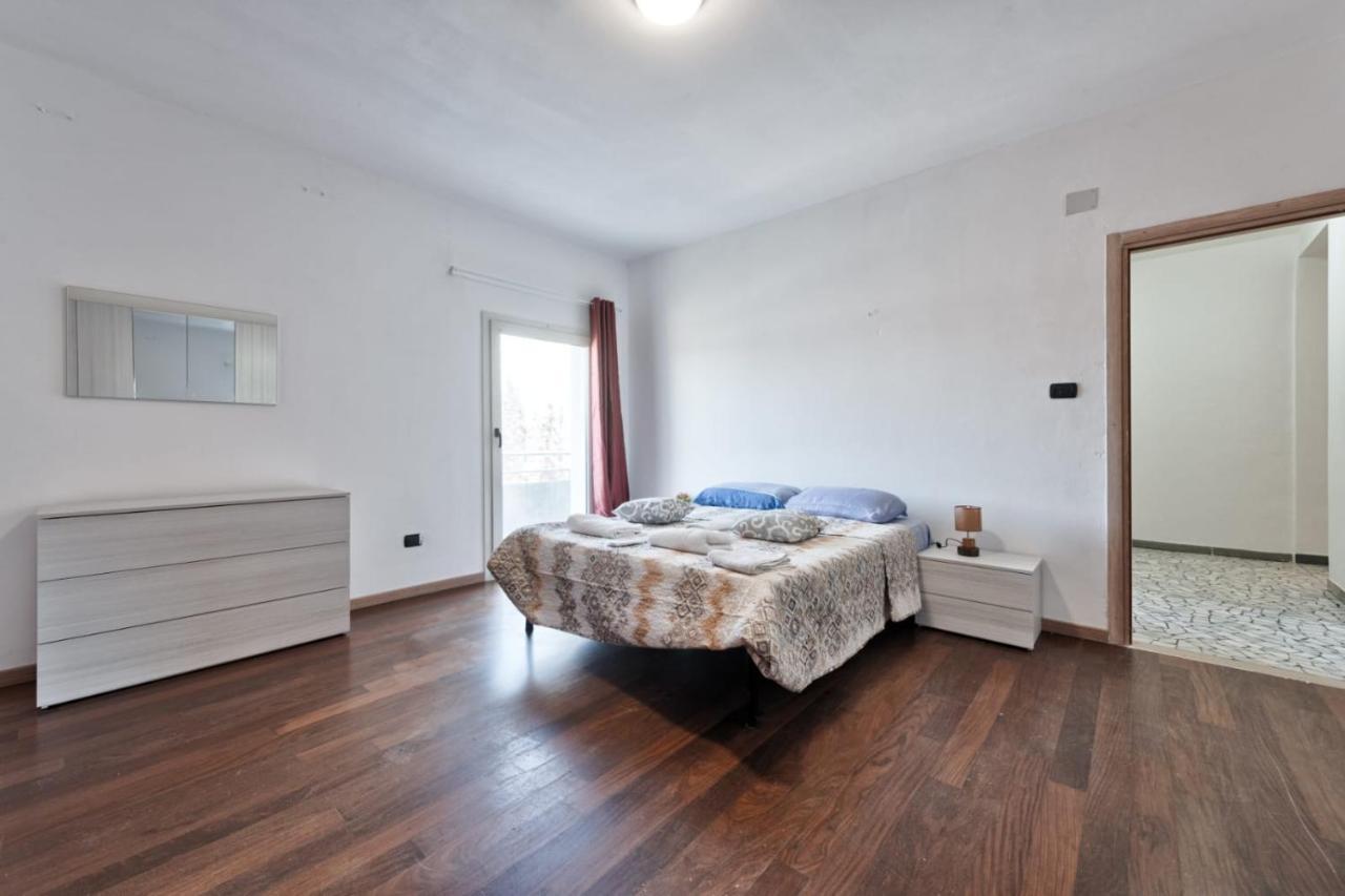 Venice H&s Apt Private With Ac & Tv