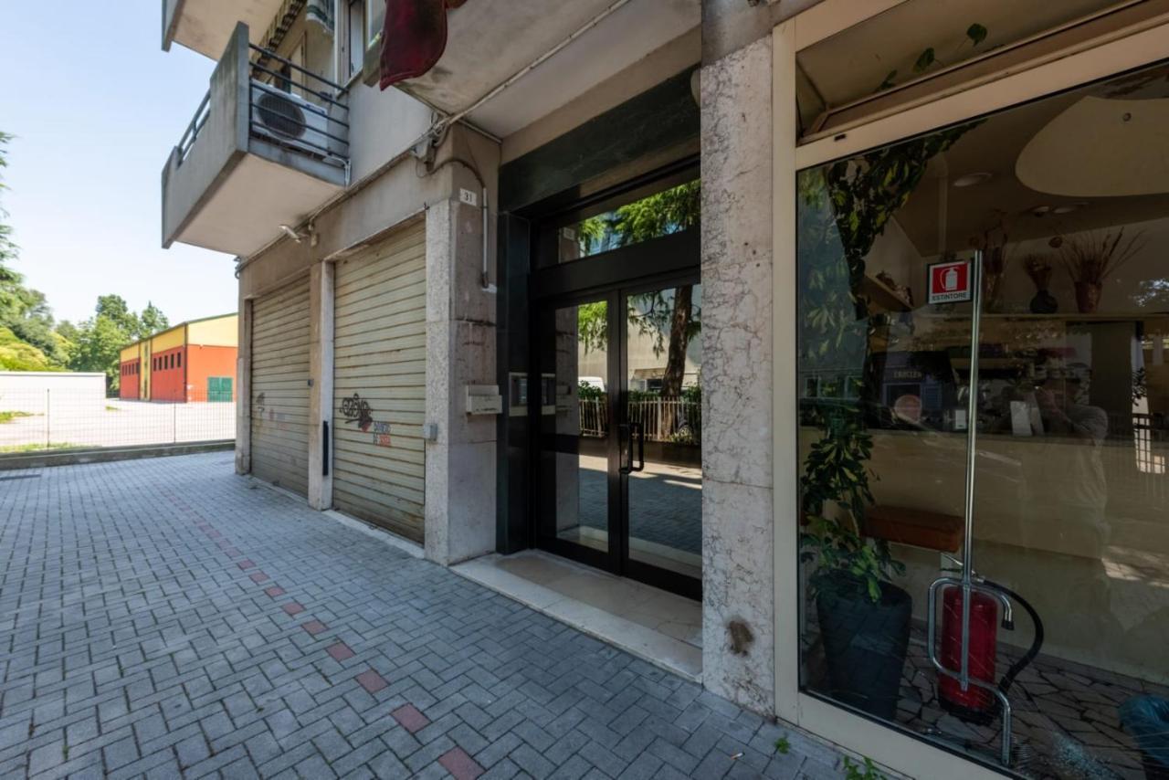 Venice H&s Apt Private With Ac & Tv